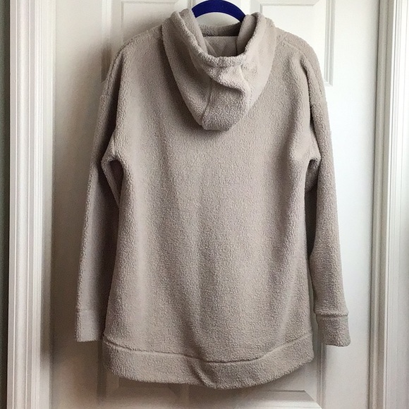 32 Degrees ❄️ fuzzy hoodie - Picture 3 of 8